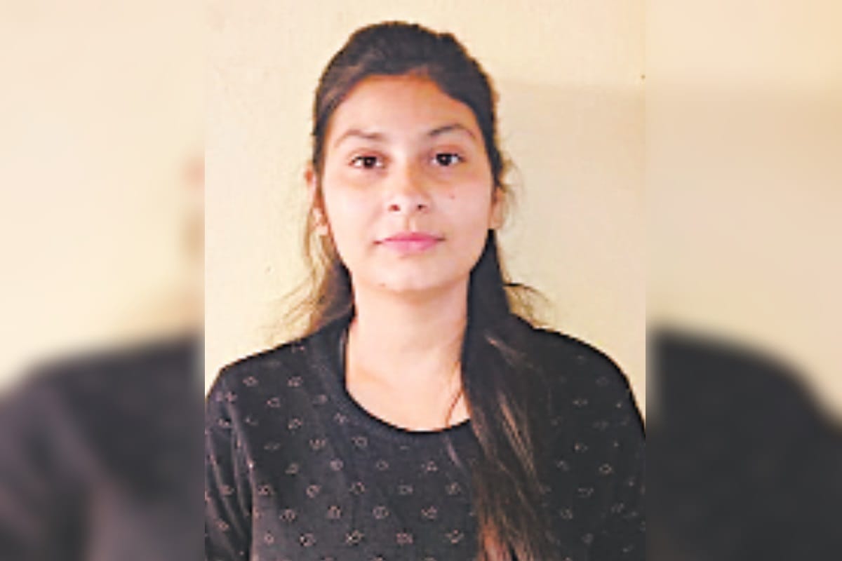 CCSU News: Aparna Tyagi will get Atul Maheshwari gold medal by governor for MJMC toper