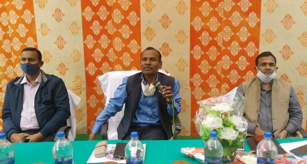 nodel officer reach in villege