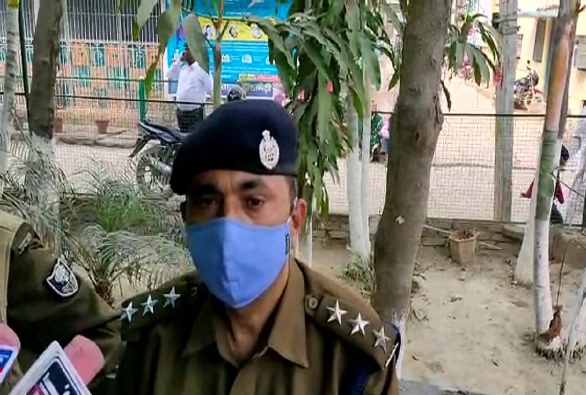 Bihar Police News police personnel and illegal accused fight accused fired at police team sub inspector died and one is injured