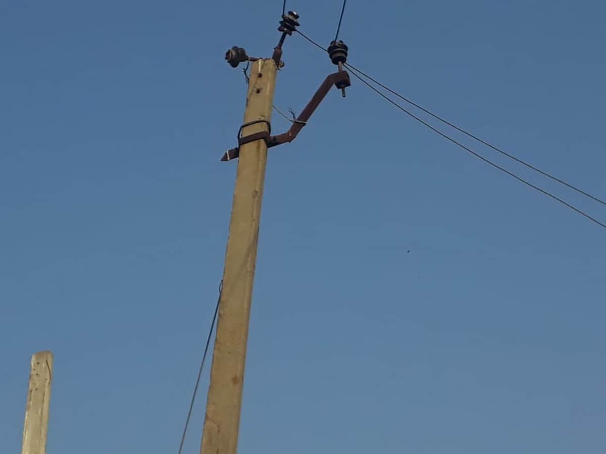 Three friend died by high voltage electric wire fall on them in ballia