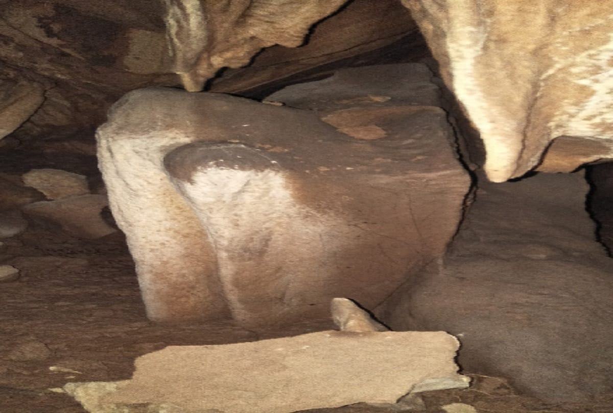 Jammu Kashmir twenty feet long cave found on highway