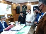 ज्ञापन सौंपते हरियाणा दलित मोर्चा के सदस्य।