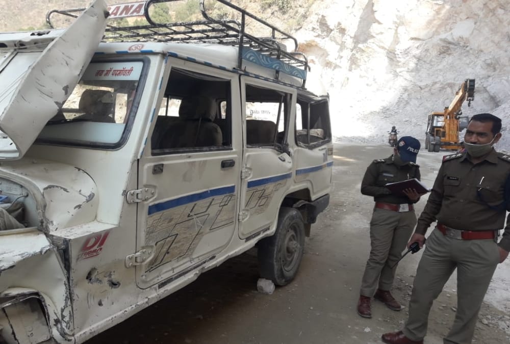 Uttarakhand News: Mountain Collapse on Kedarnath Gaurikund highway Vehicle destroyed photos