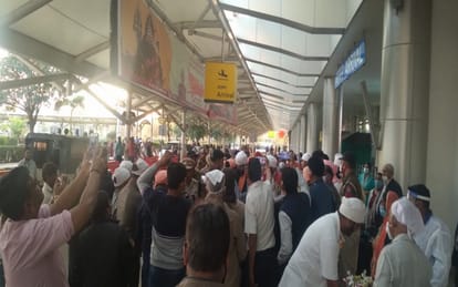 Sant Niranjan Das arrives at seer goverdhan