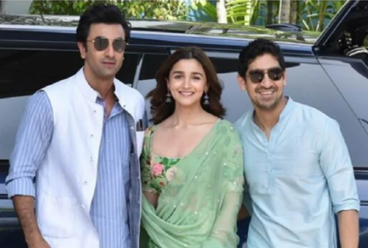 karan johar invites select media to watch film brahmastra clippings gets mixed response Disney india