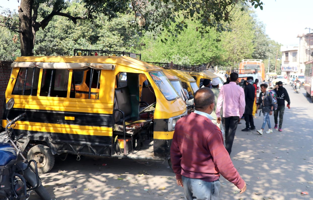 Dagmar vehicles are causing jam in Bijnor