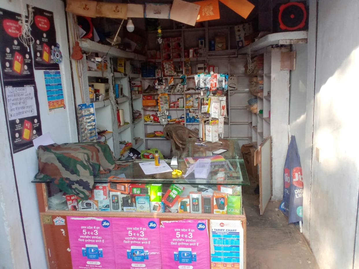 50 thousand cash and two mobile stolen