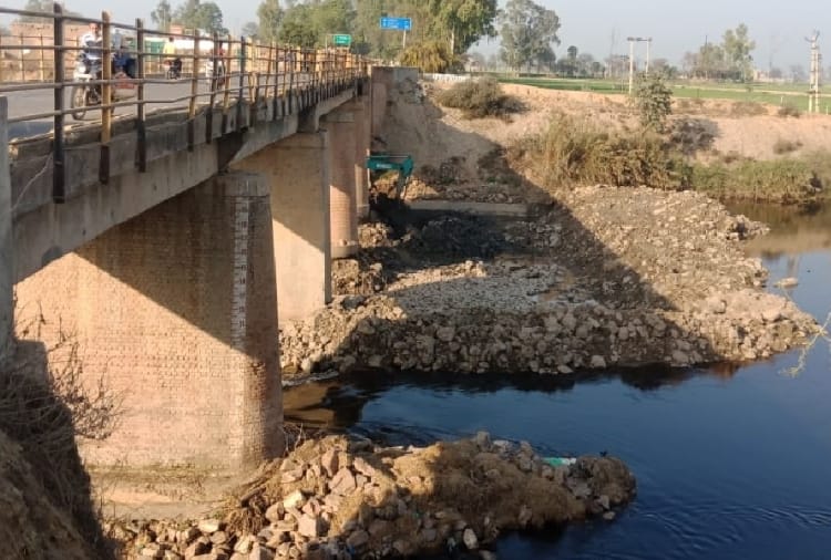 Ghaggar River has become polluted in Haryana 