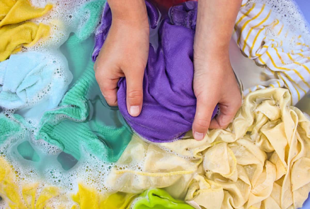 Tips To maintain Sarees How To wash Banarasi Saree easy tips