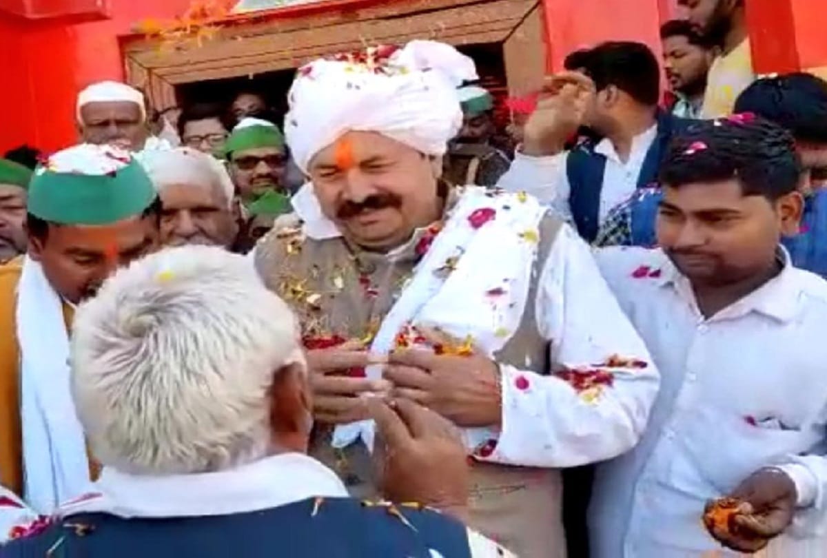 bku president naresh tikait visit ayodhya to worship lord rama and hanuman garhi