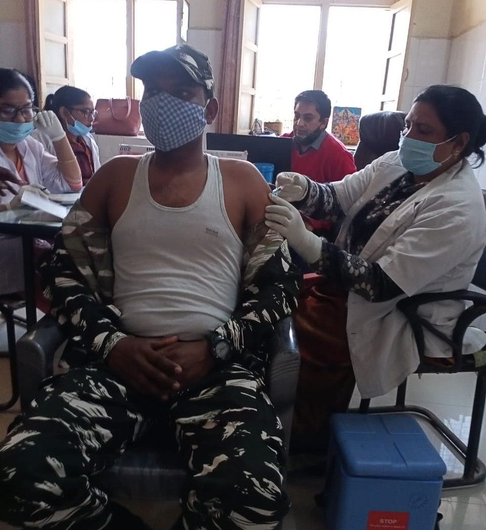 Hathras: 1,347 people got corona vaccine at nine booths across the district