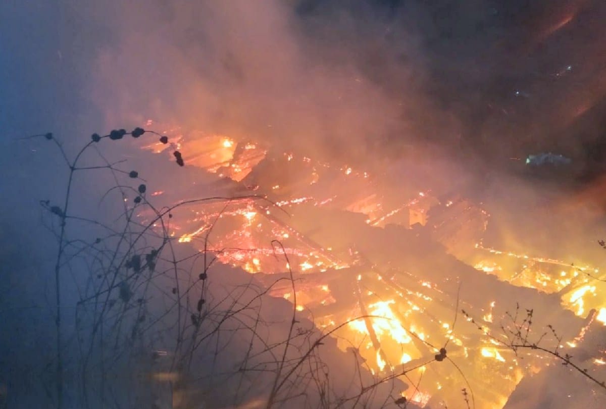 five houses gutted in fire in nankhari shimla himachal