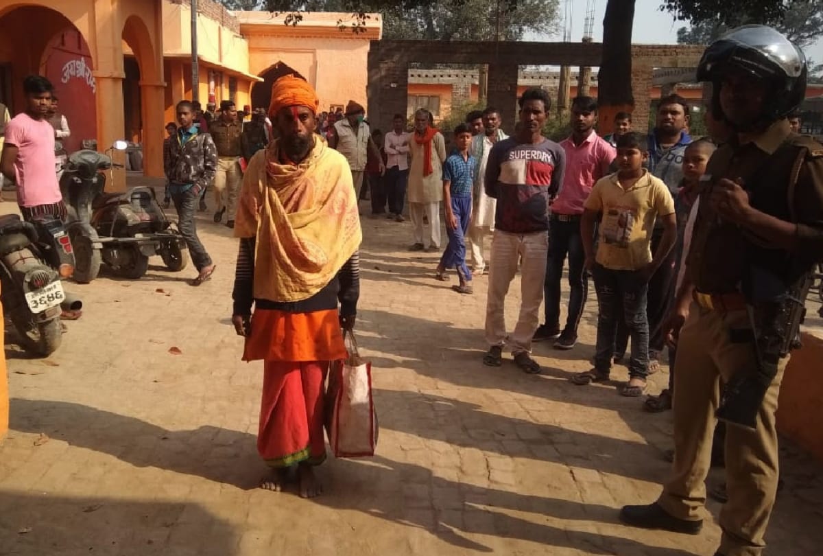 sadhu attack on Pithadhishvar in kushinagar