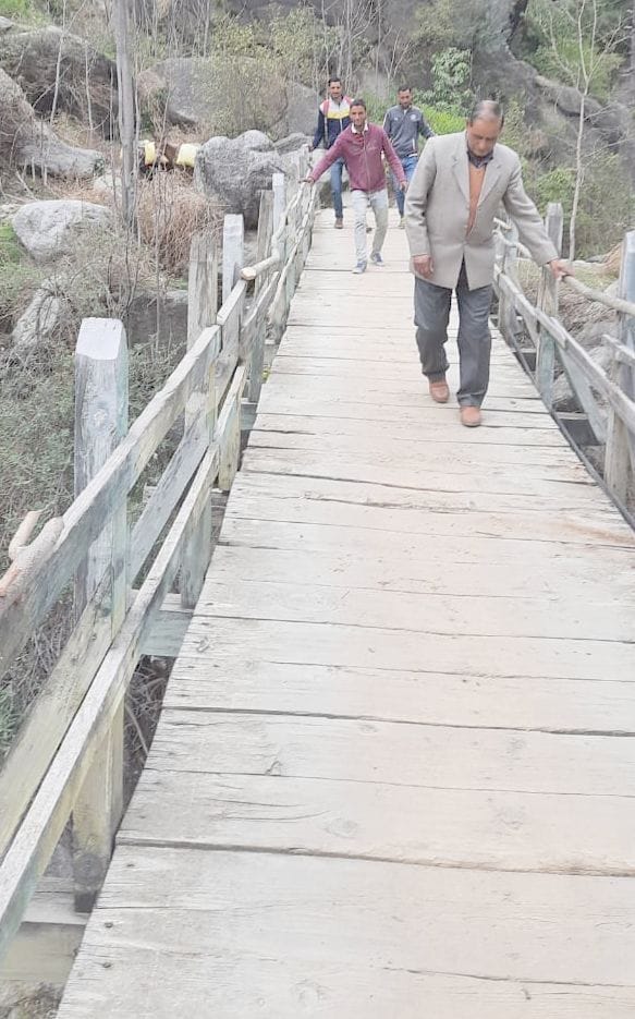 Swing bridge built on Mehla Khad invites accidents