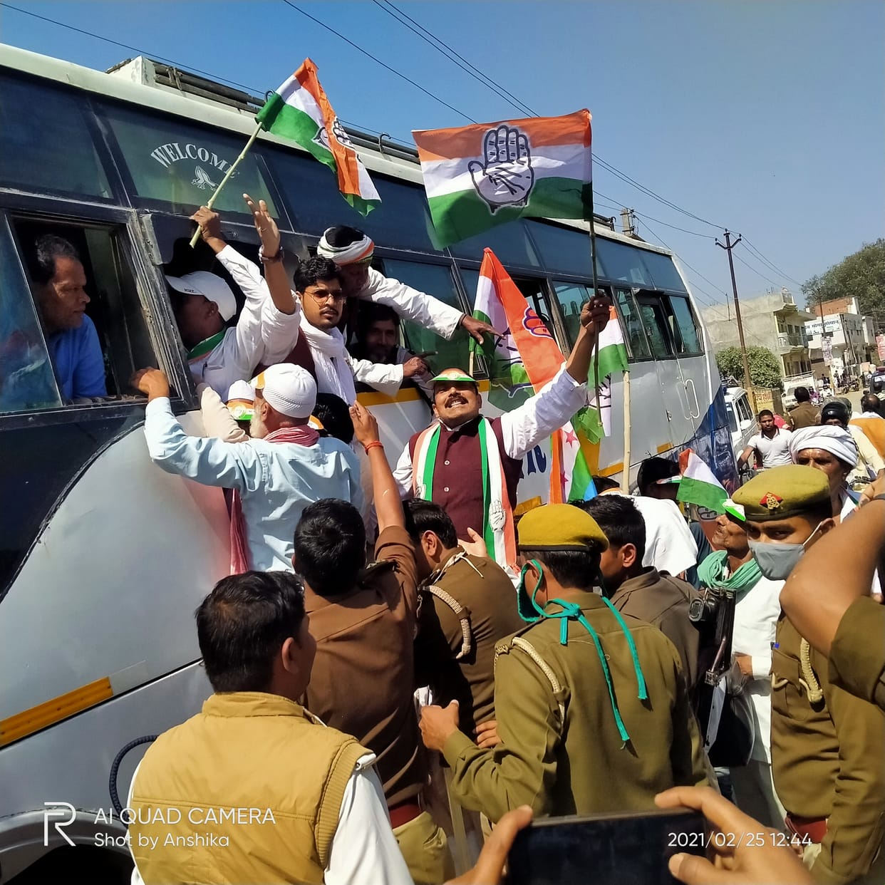Congress took out padyatra, arrested