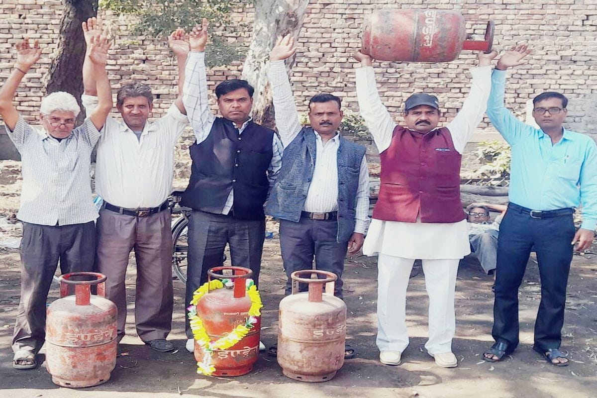 firozabad congress,firozabad CONGRESS party,inflation protest,petrol inflation,gas cylinder inflation
