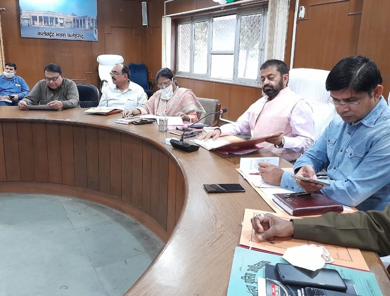 Determine e-rickshaw routes in 15 days