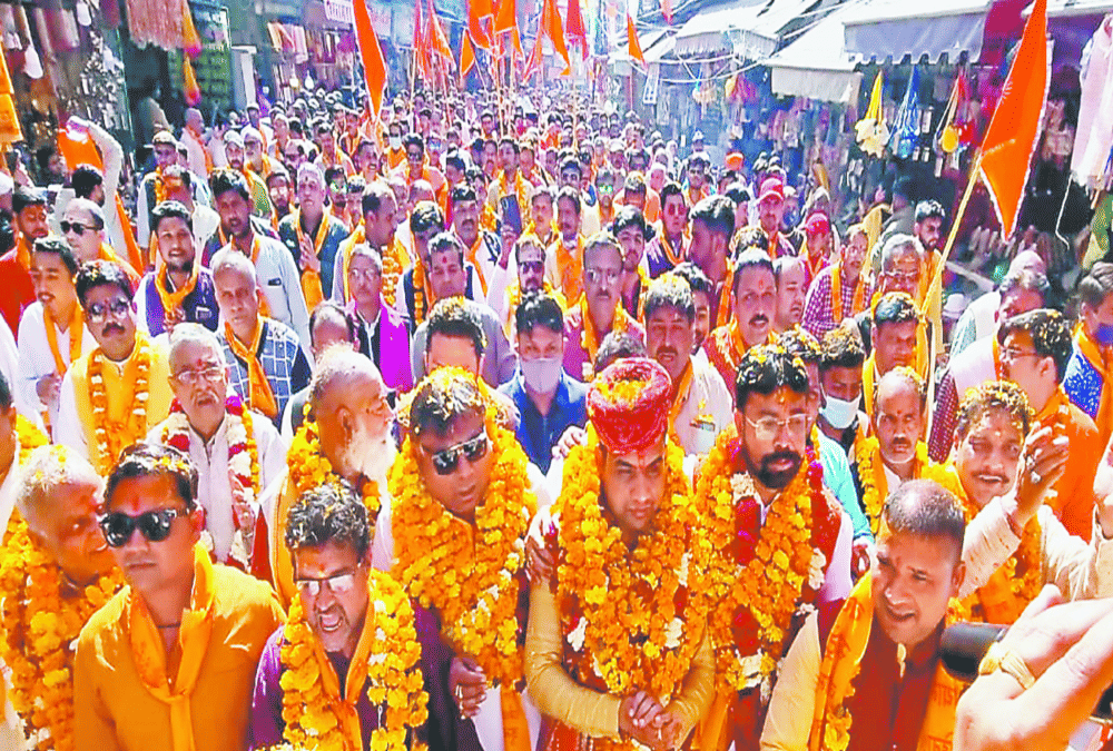 Haridwar Maha Kumbh Mela 2021 News: Ganga Sabha Tirth purohit Dharm dhwaja grand yatra photos