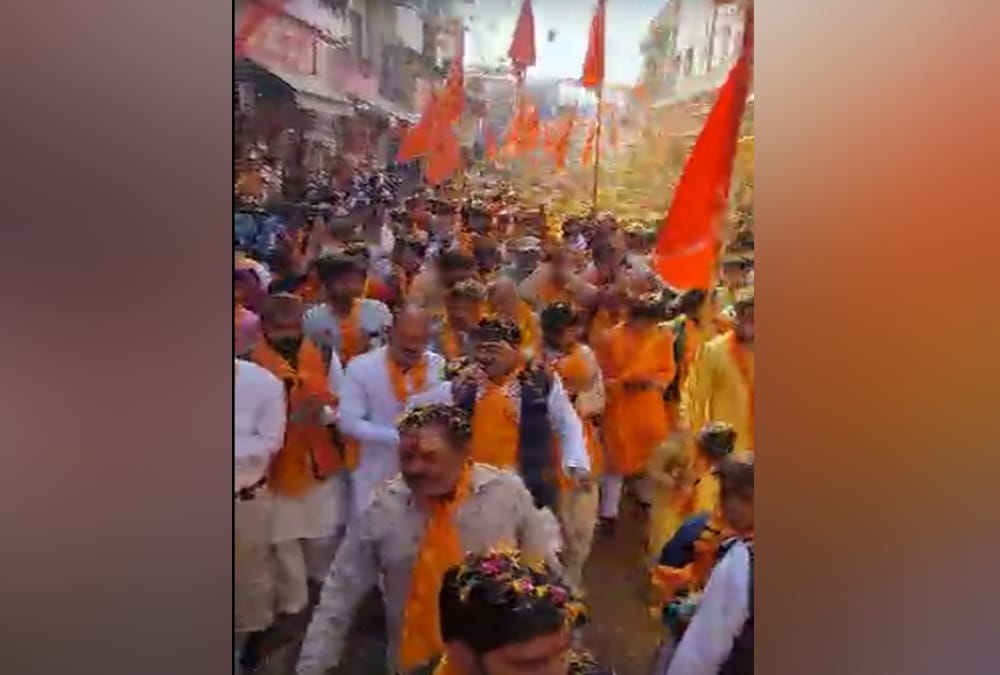 Haridwar Maha Kumbh Mela 2021 News: Ganga Sabha Tirth purohit Dharm dhwaja grand yatra photos