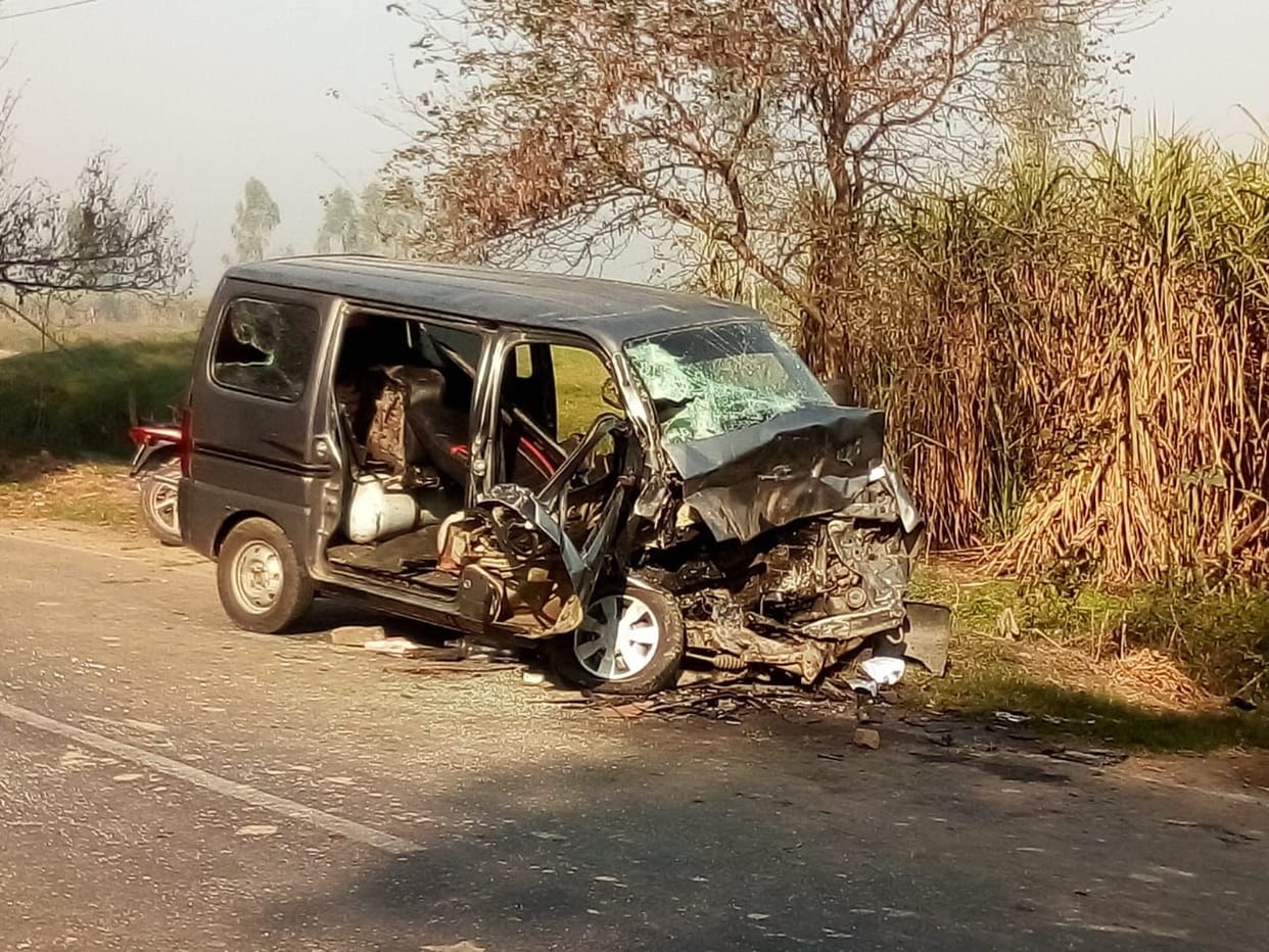 Six people injured in two cars collision in Janasath