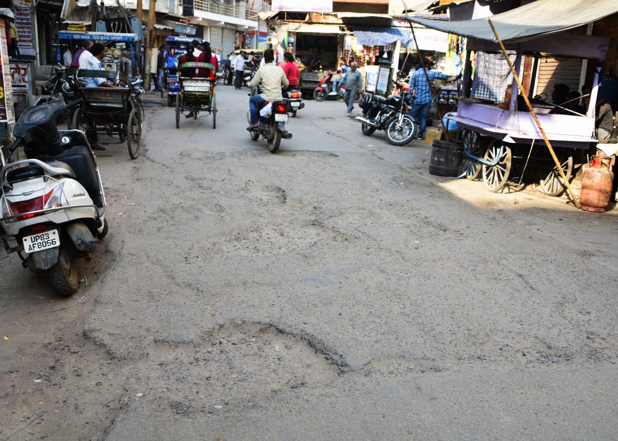 Road pits are not filled on the municipal treasury