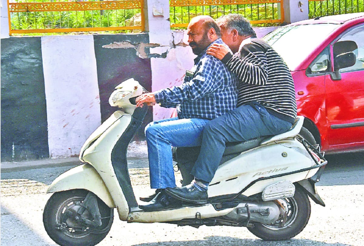 lack of awareness in jammu kashmir public related to use of helmets