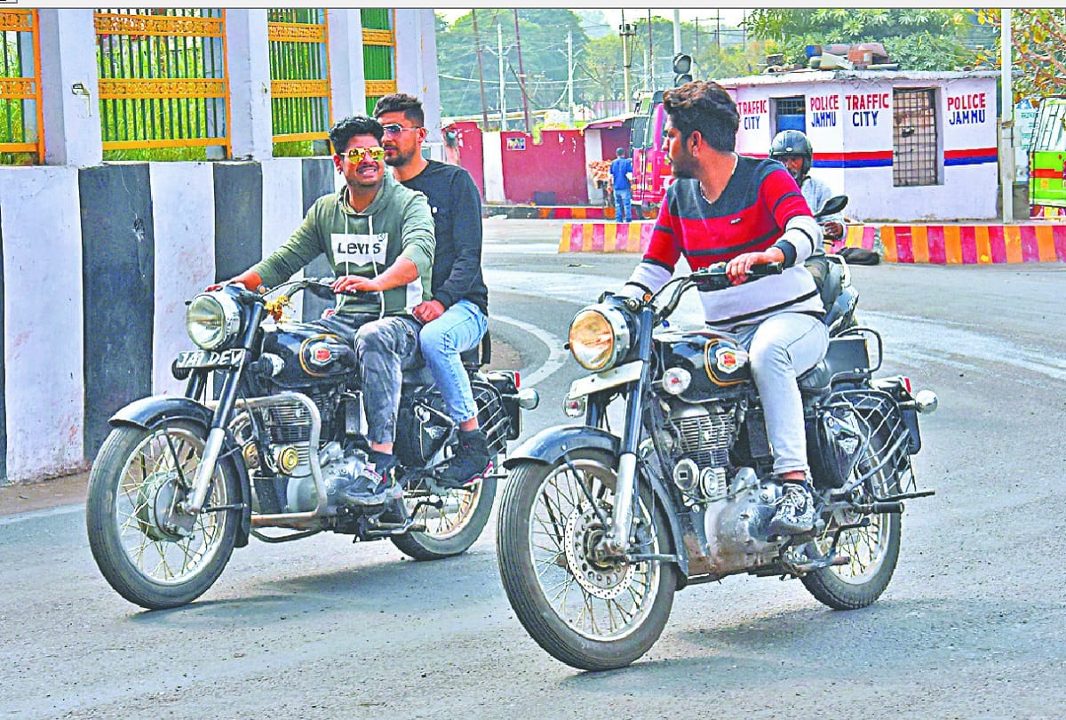 lack of awareness in jammu kashmir public related to use of helmets