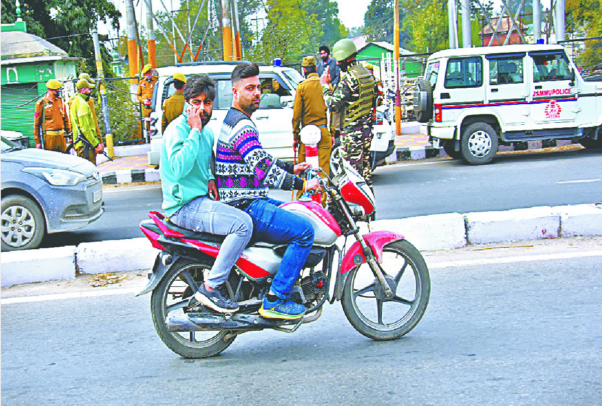 lack of awareness in jammu kashmir public related to use of helmets