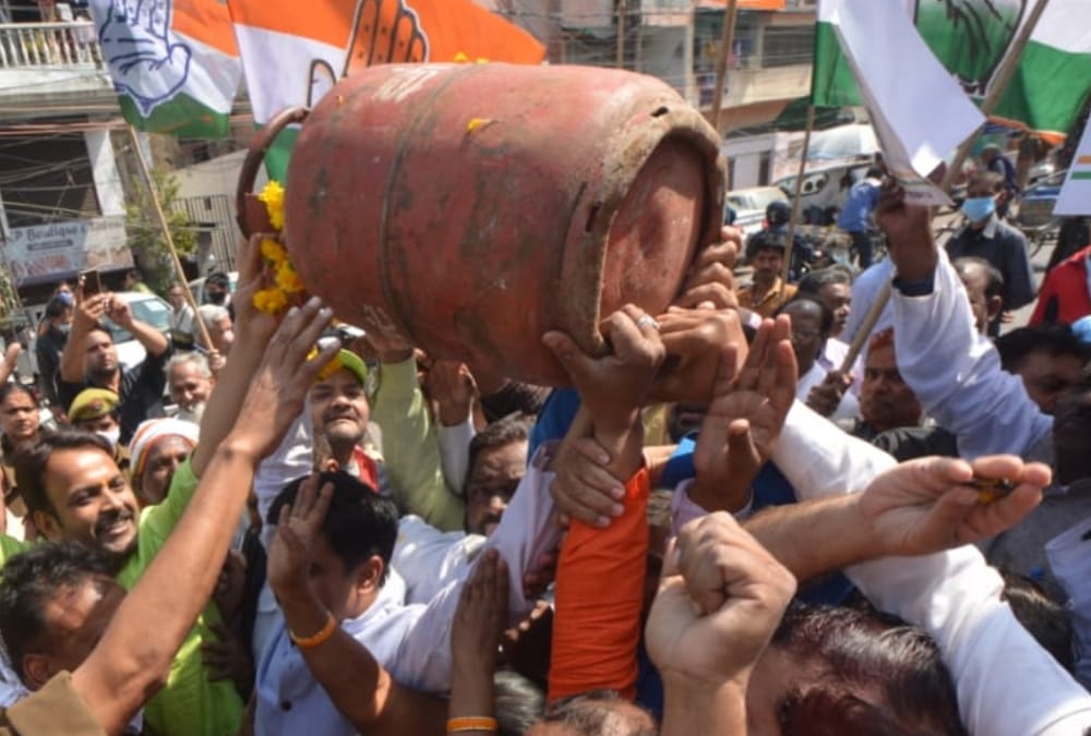 Congress protest against price rise of petrol, diesel and cooking gas.