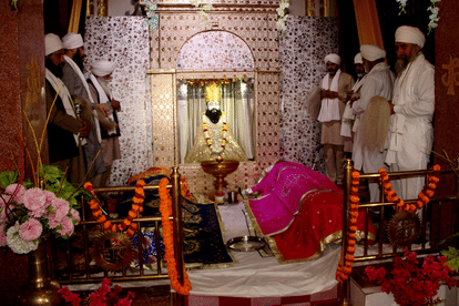 Sant Ravidas Jayanti Saint Niranjan Das will reach Kashi today: Flowers will be welcomed at the station
