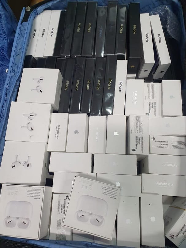 Passenger caught with 17 lakh rupees smartphone, foreign currencies also recovered at Jaipur international airport