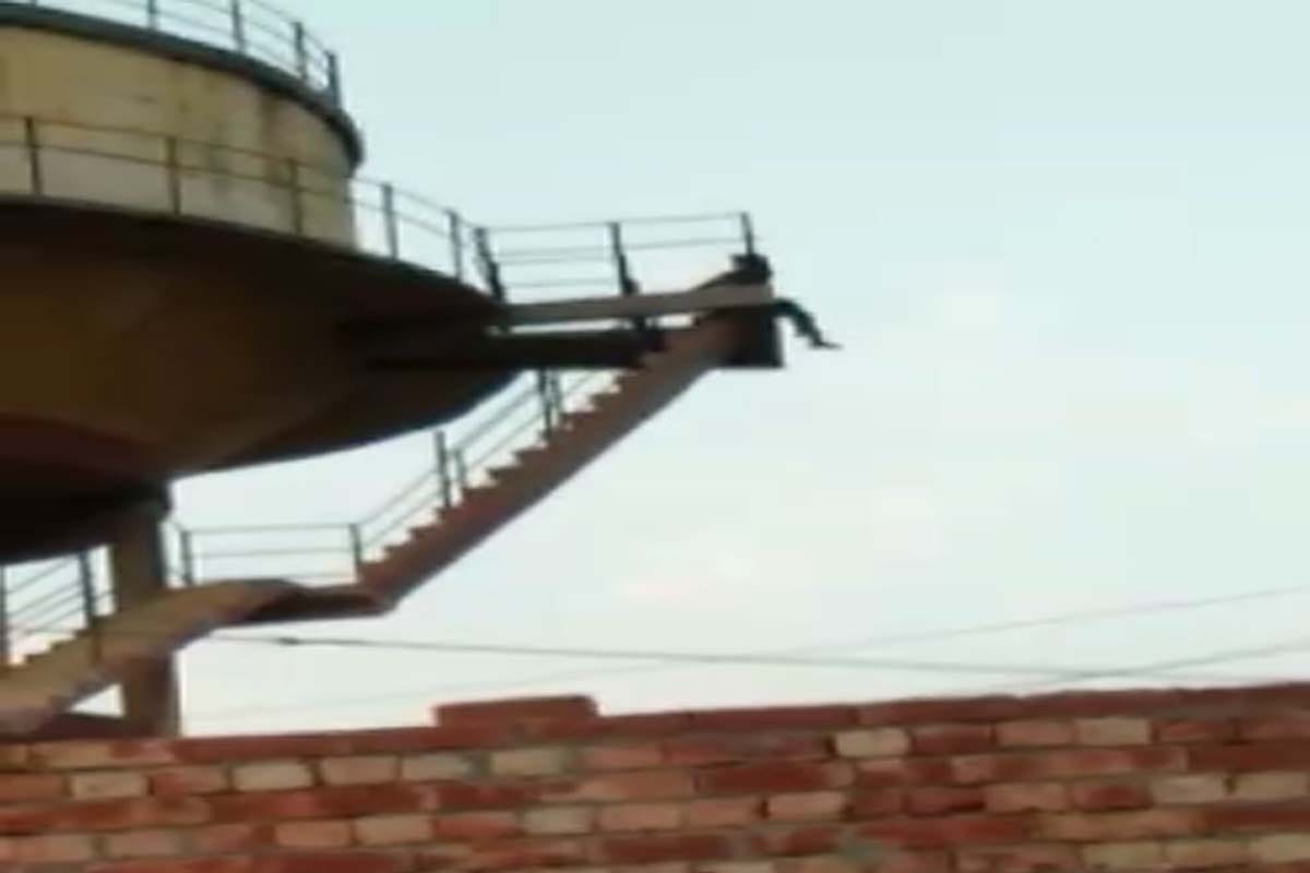 suicide: muzaffarnagar girl suicide by jumping from a water tank after being molested by her boyfriend