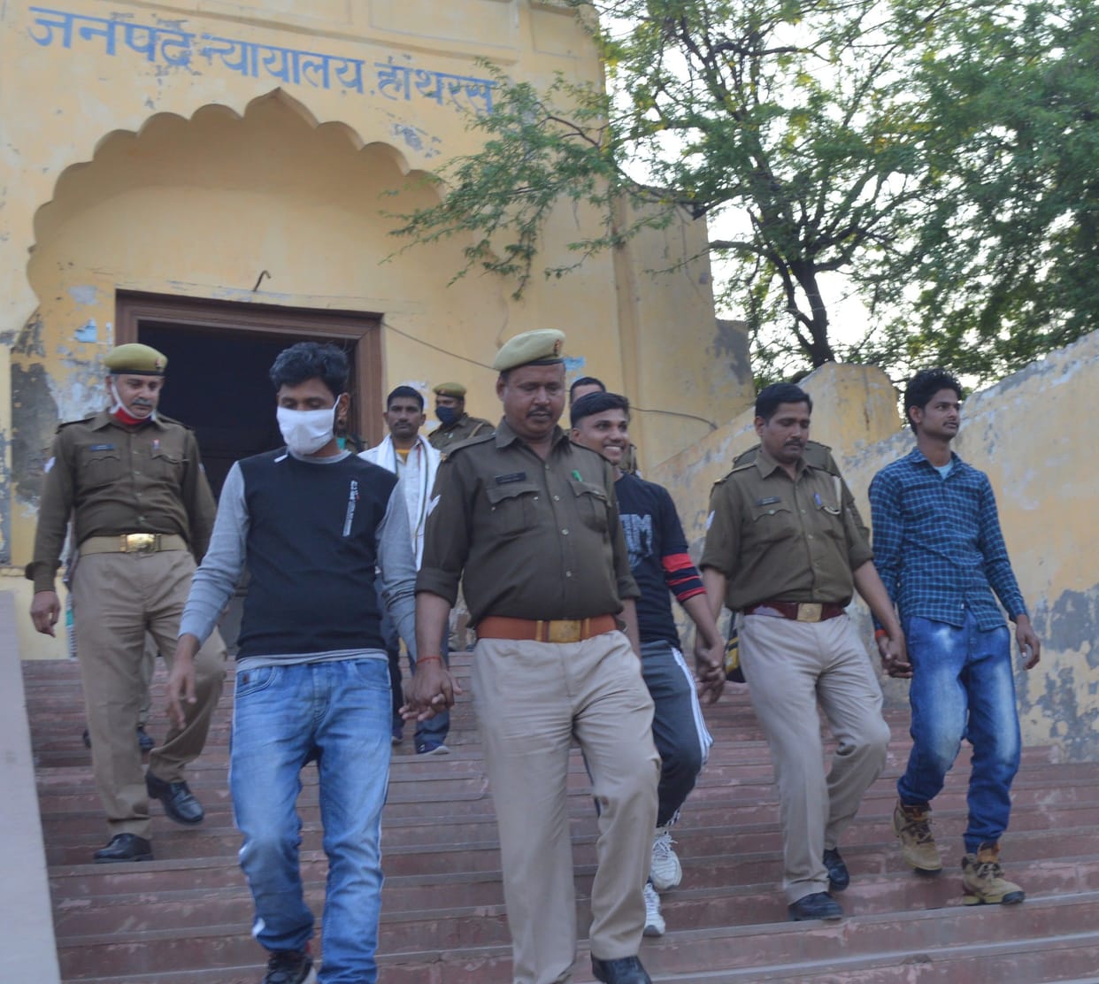 Hathras: Appearance in the court of the four accused in the case of Bitiya, charges set