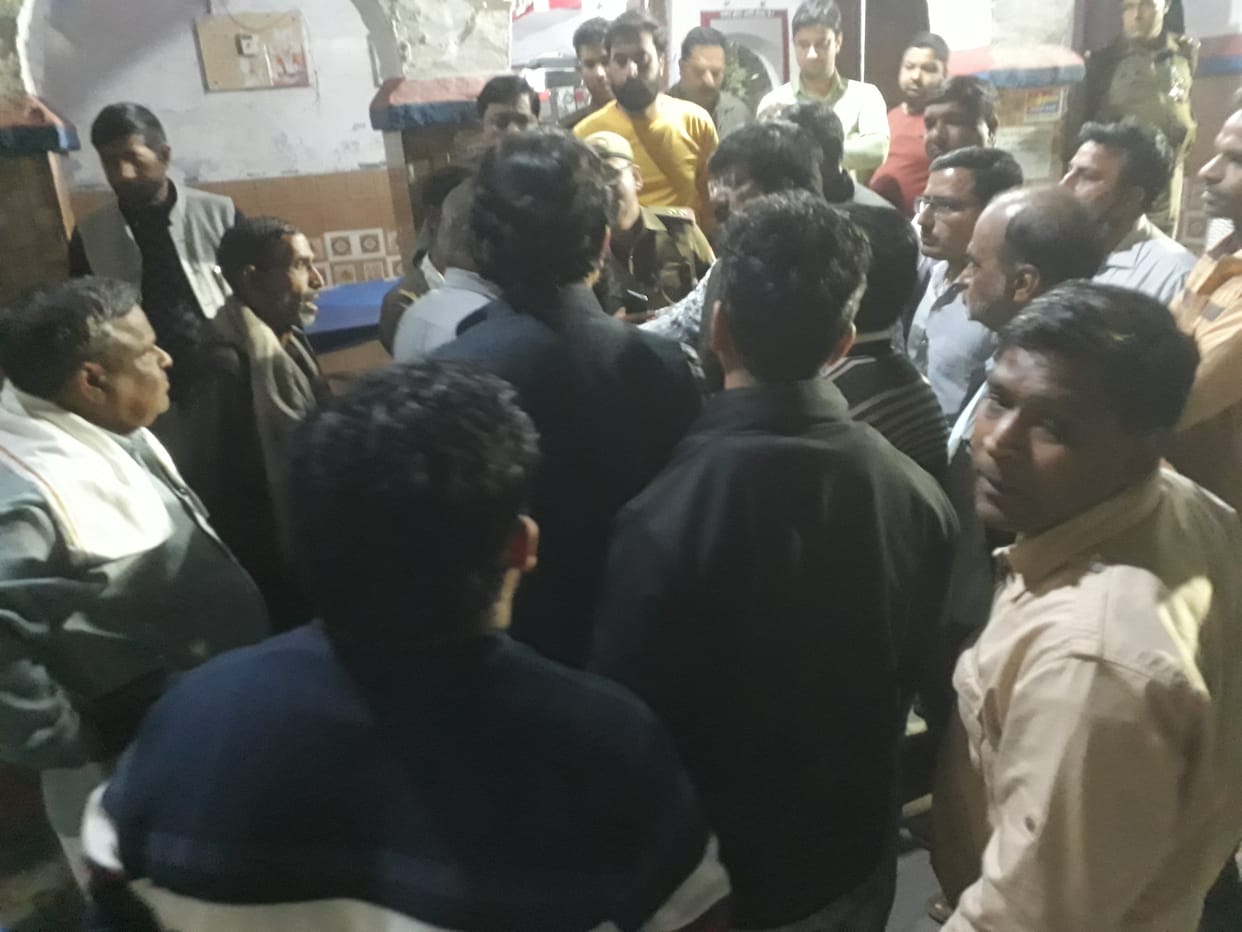Traders fought to sell cold drinks