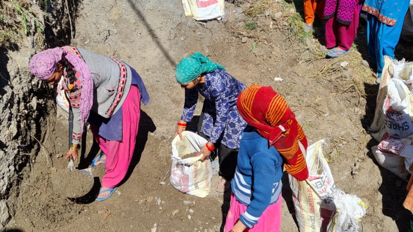 mussoorie news : women self involve in development of their village