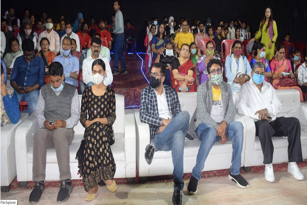 Actress Aditi Sharma interacts with audience beginning of Azamgarh International Film Festival