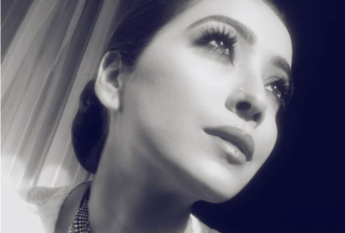 TV actress Asha Negi photos images HD wallpapers Instagram pics