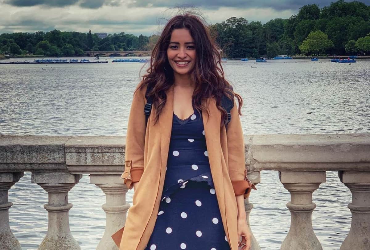 TV actress Asha Negi photos images HD wallpapers Instagram pics