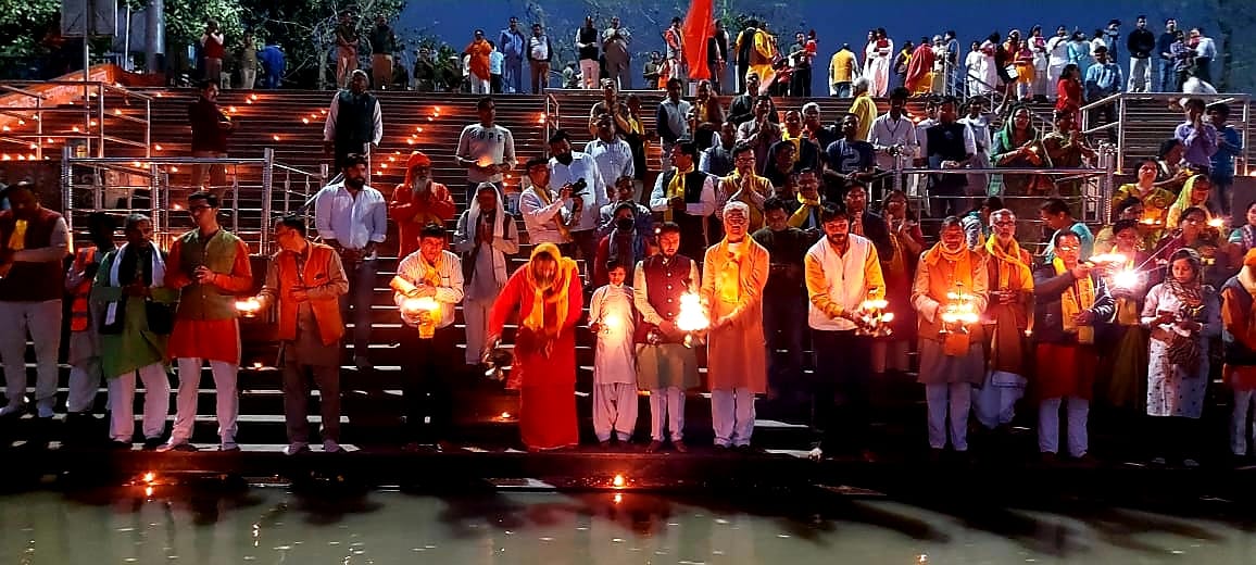 Aarti of Ganga on arrival of Yatra