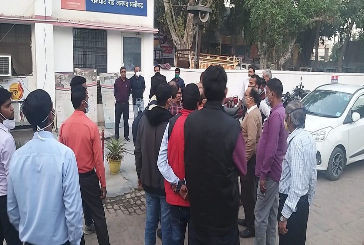 clash between nursing home staff and patient relatives in dispute of money threat for strike
