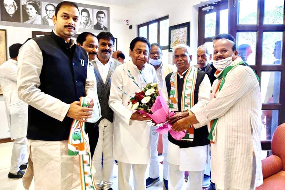 nathuram godse bhakt babulal chaurasia joins congress in presence of kamalnath sparks controversy within party bjp attack gandhi