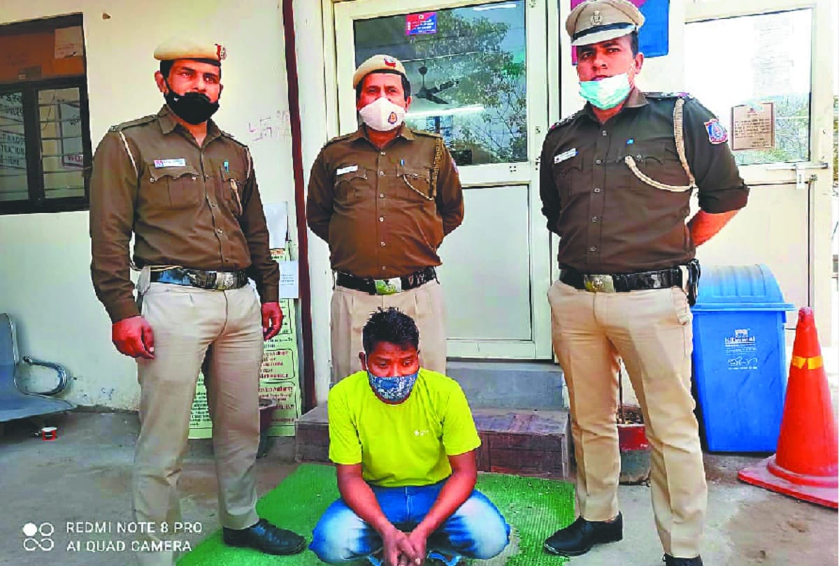 man killed his wife and then slept with dead body overnight in delhi