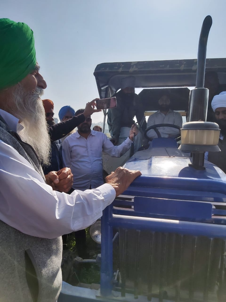 uttarakhand news : farmer destroying crops in support of farmers who sit on protest in delhi photos