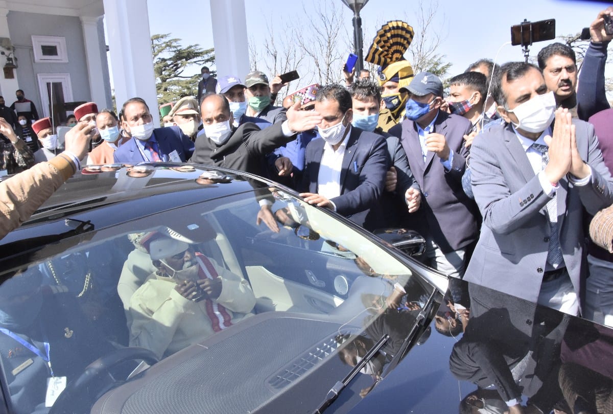himachal vidhansabha session latest news: scrimmage and shouting in on first day of budget session 2021, five congress mla suspended