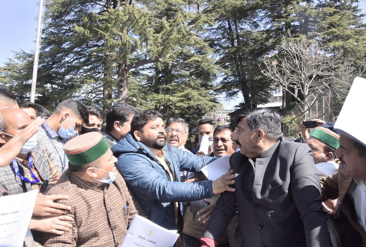 himachal vidhansabha session latest news: scrimmage and shouting in on first day of budget session 2021, five congress mla suspended