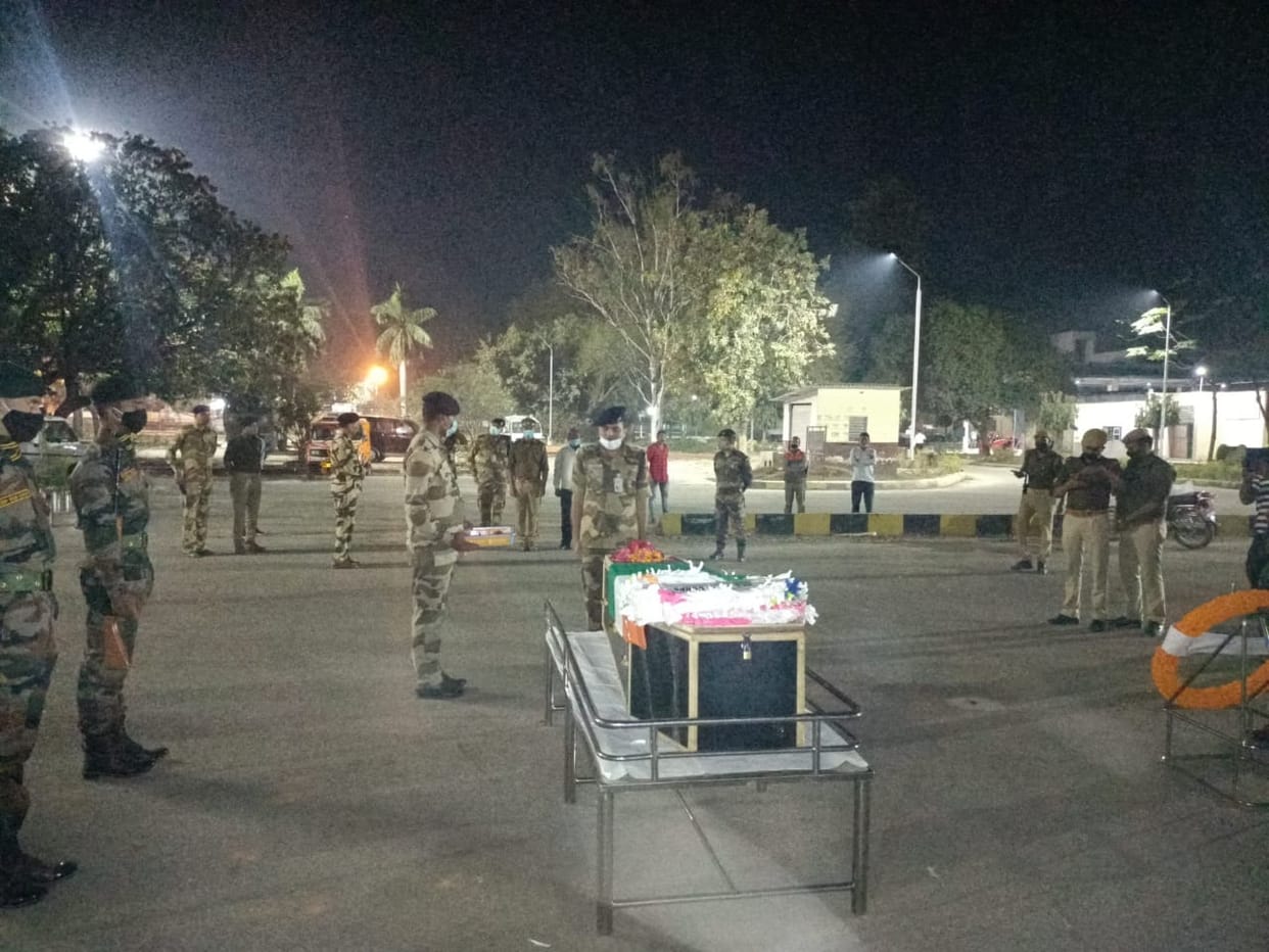 Tribute paid to army jawan at Varanasi airport body will go to Mau