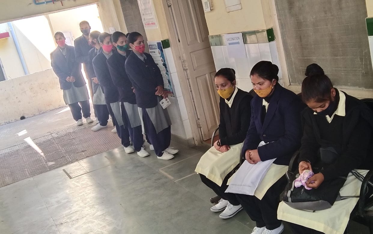 One lakh senior citizens will be vaccinated in Almora
