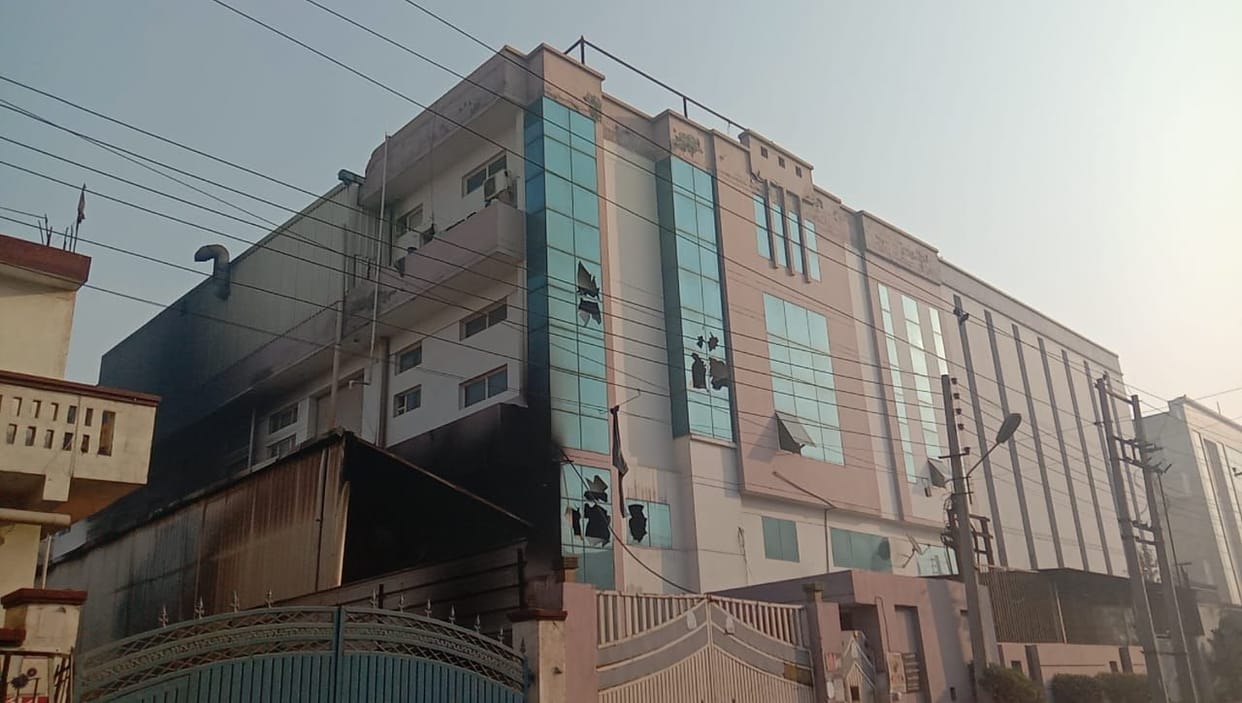 fire in factory, two dead, 54 safe