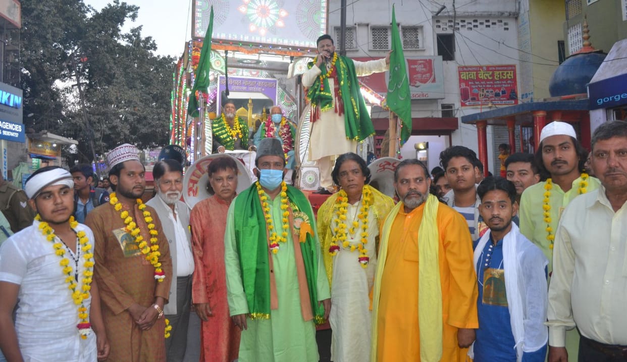 Procession-e-Ali descended from Shan-o-Shaukat