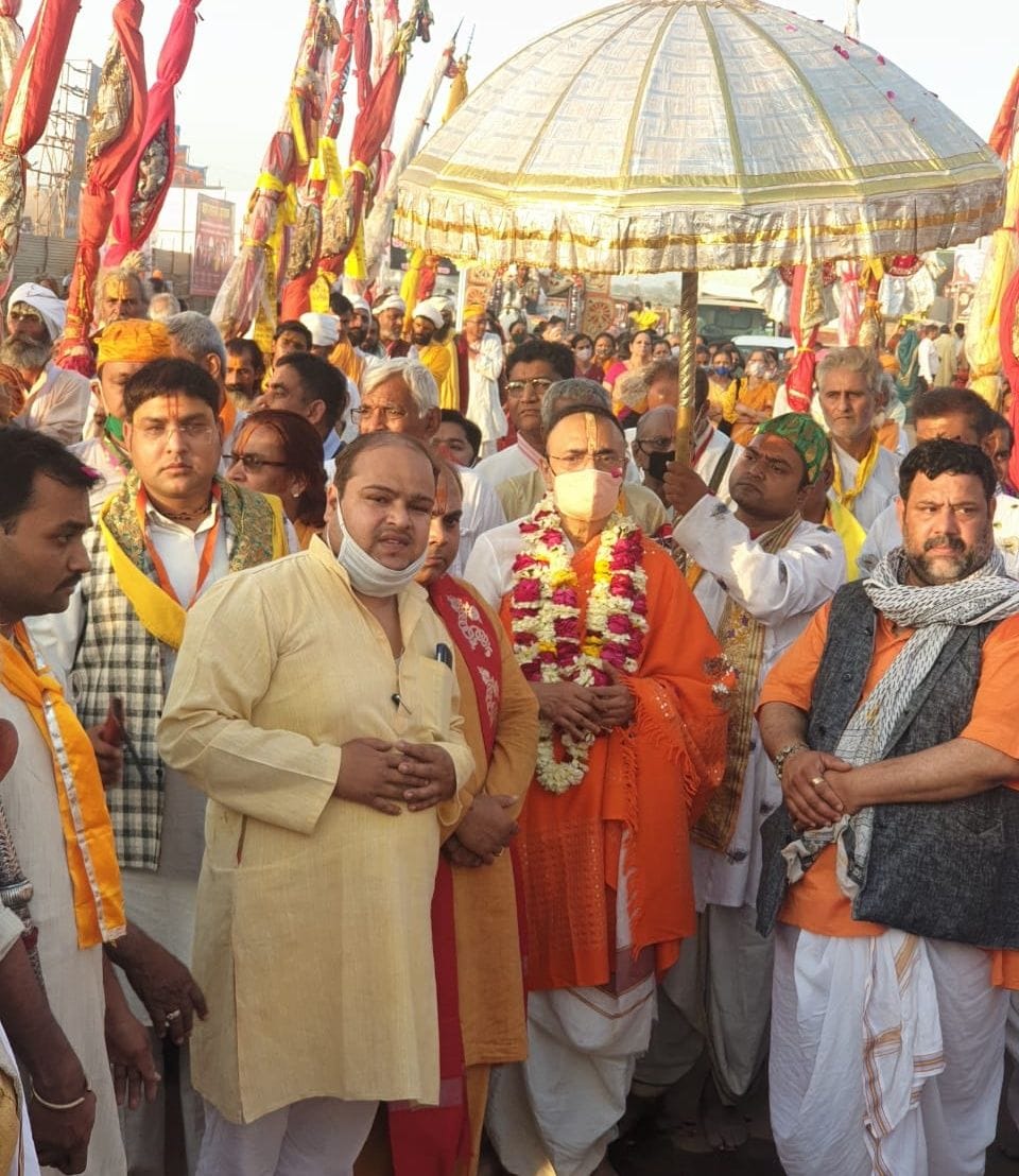 Mathura: Goswami Vallabhrayi Maharaj reached Vrindavan Kumbh from Surat